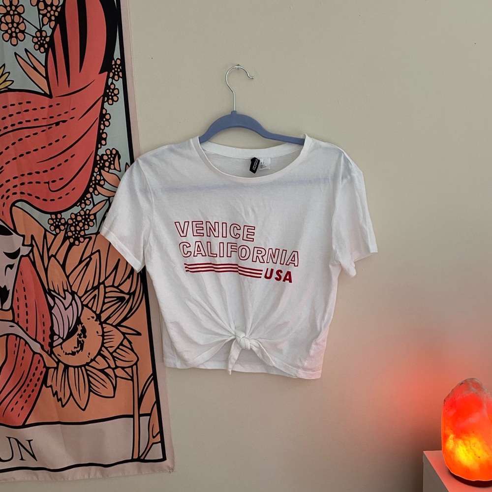 Crop tie shirt.